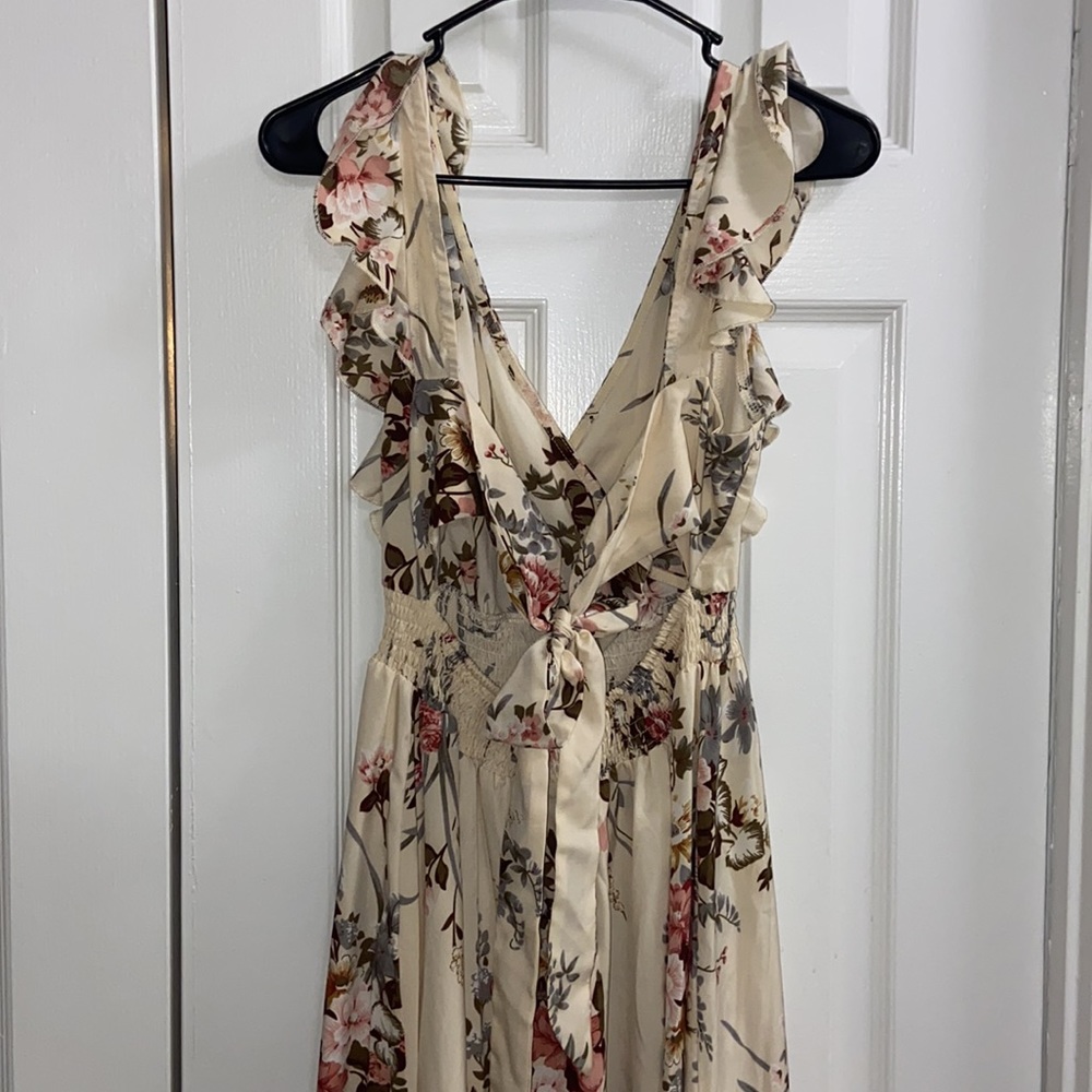 Floral dress ruffle tie back - Picture 4 of 5